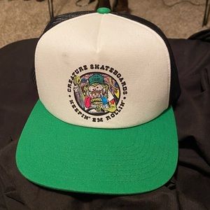 Mens Creature skateboard hat (slight stain)